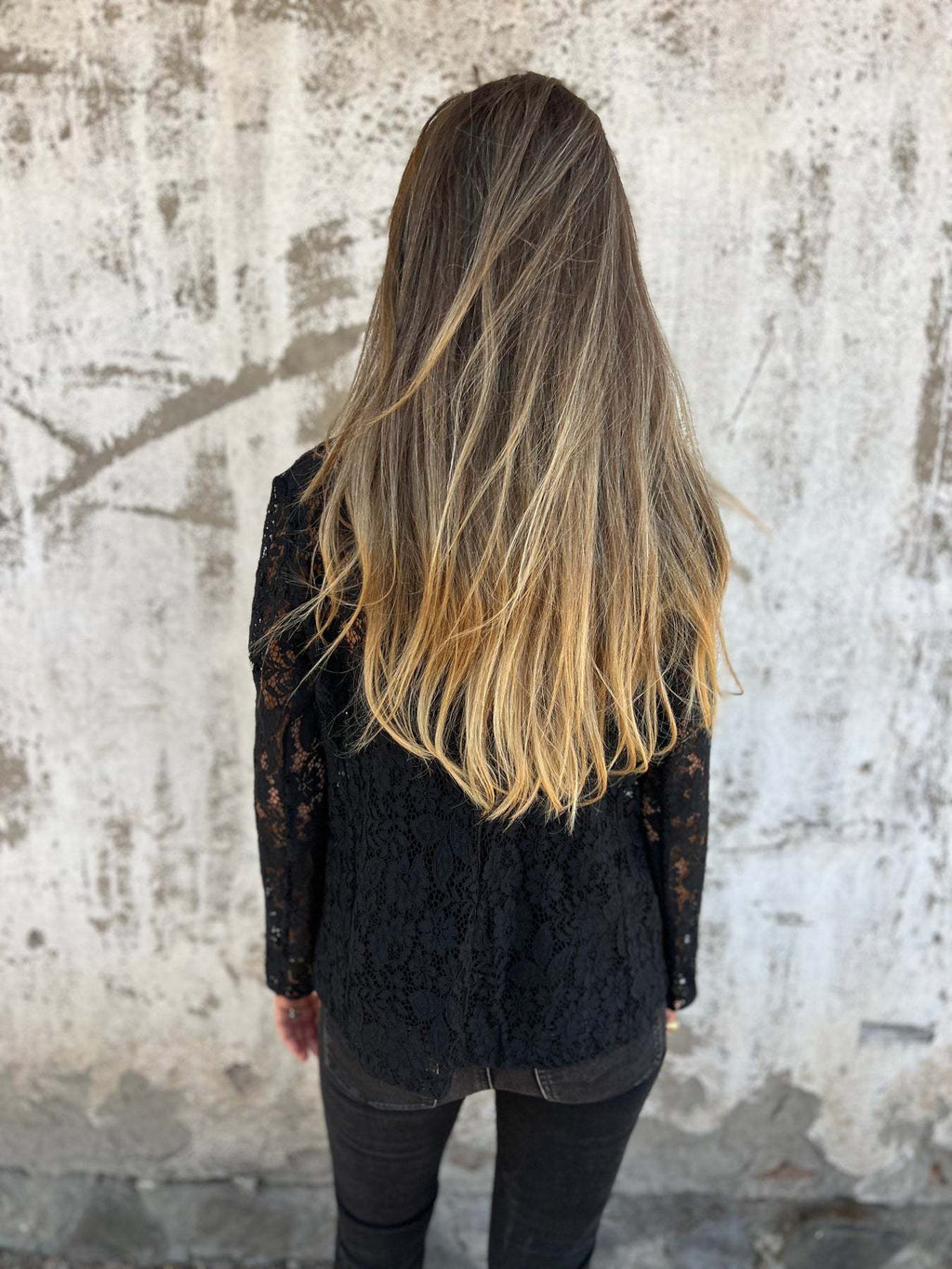 Lena |  Blazer de encaje transparente con estructura elegante