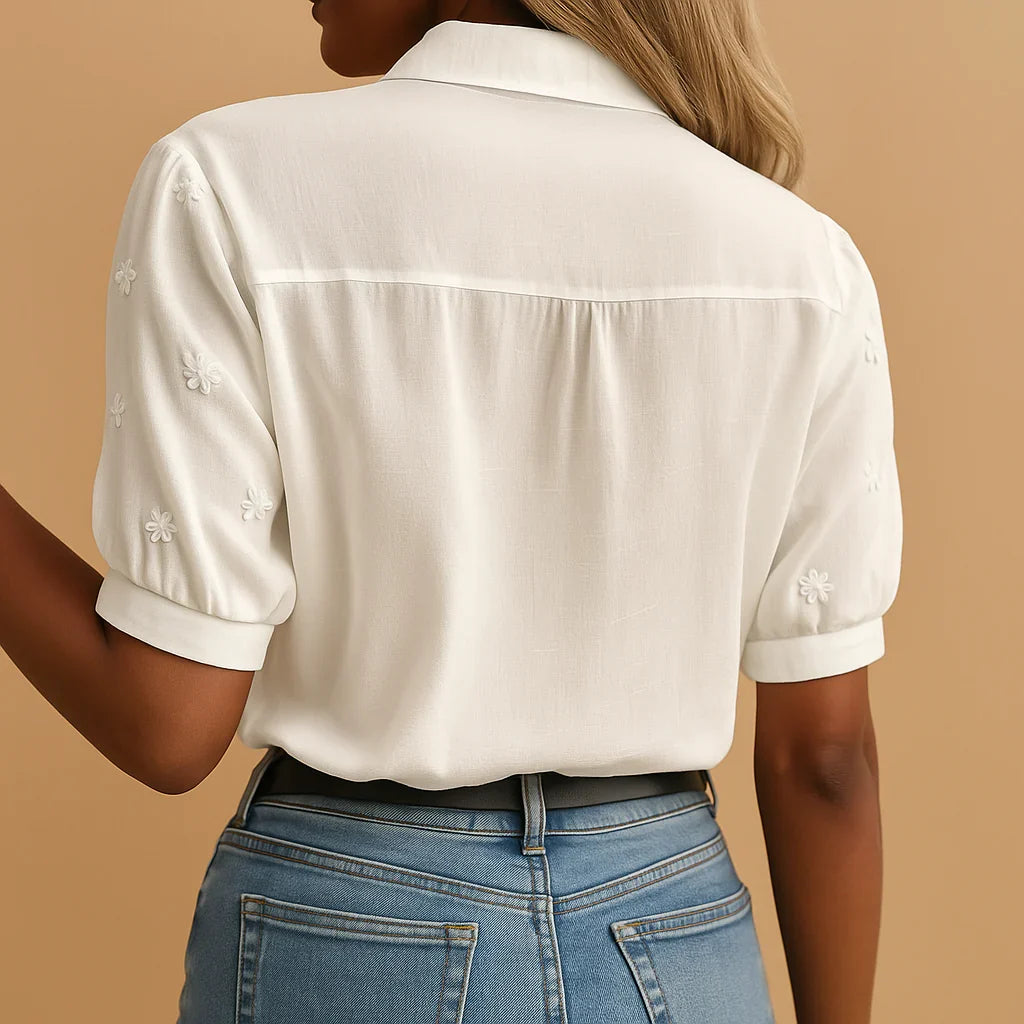 Cambria – Blusa con cuello con abertura y bordado para Mujer