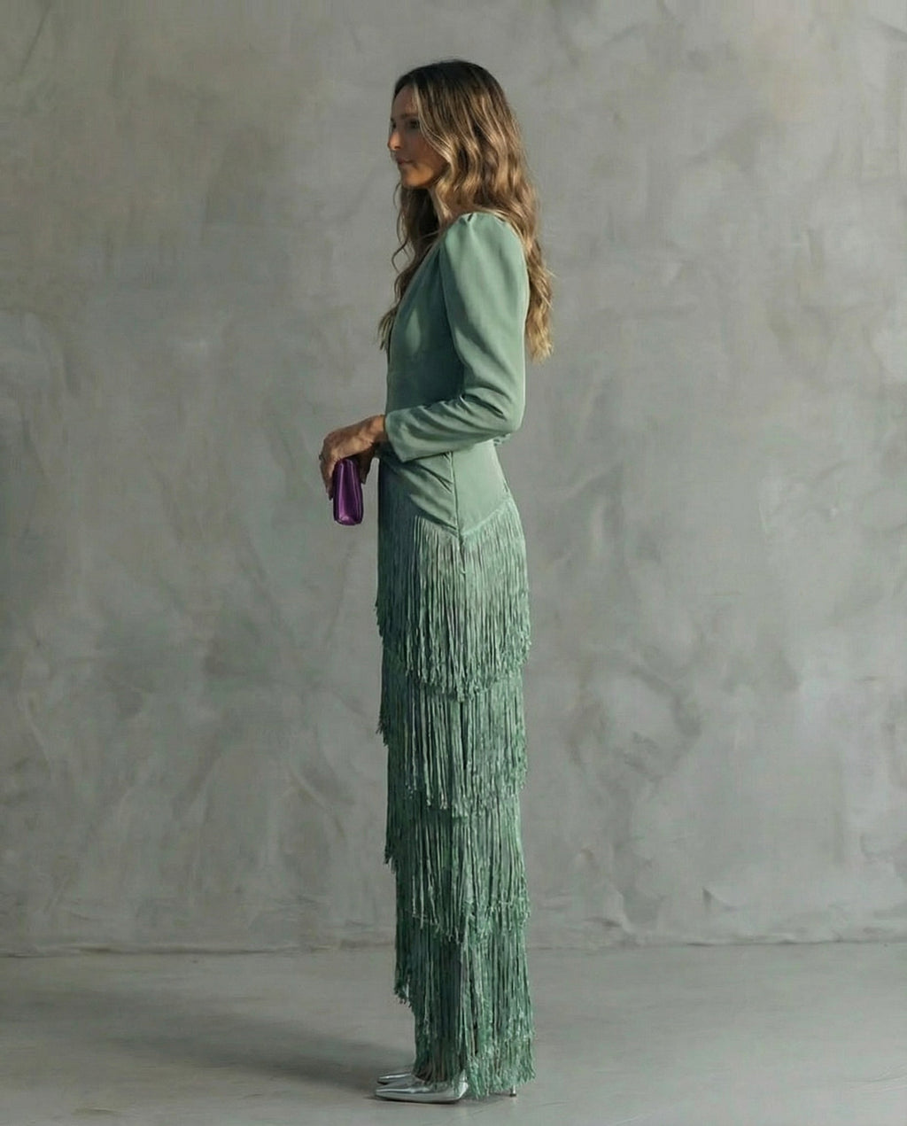 Clara · Vestido elegante con mangas de flecos para Mujer
