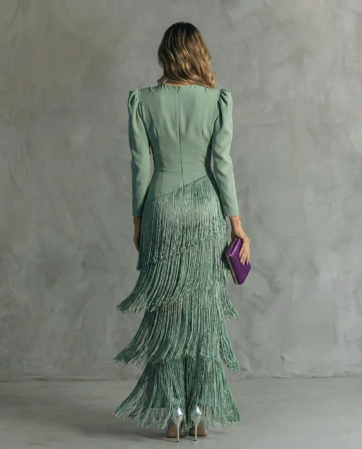 Clara · Vestido elegante con mangas de flecos para Mujer