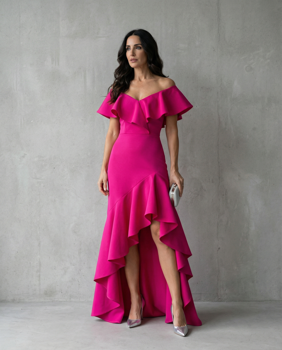 Isabel · Vestido elegante de Mujer con volantes y escote en V