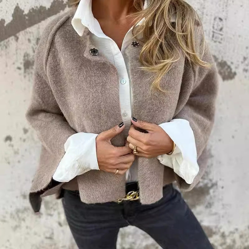 Elise™ - Chamarra corta con elegantes mangas acampanadas